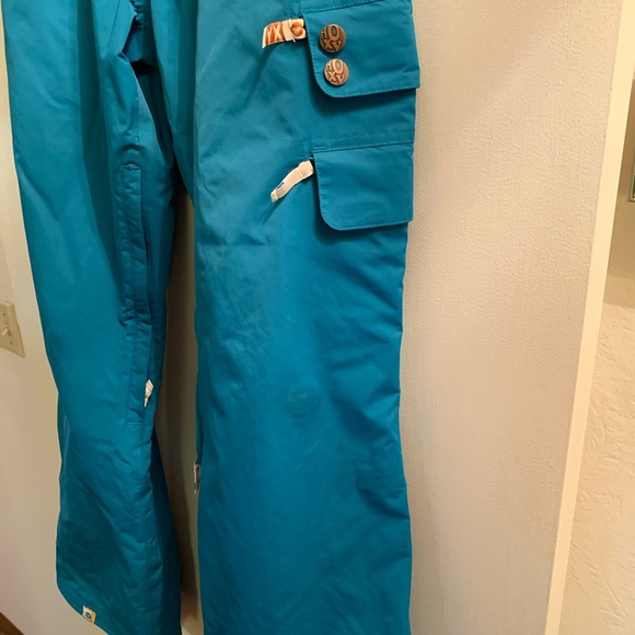 Women’s Snowboard pants - Picture 3 of 5